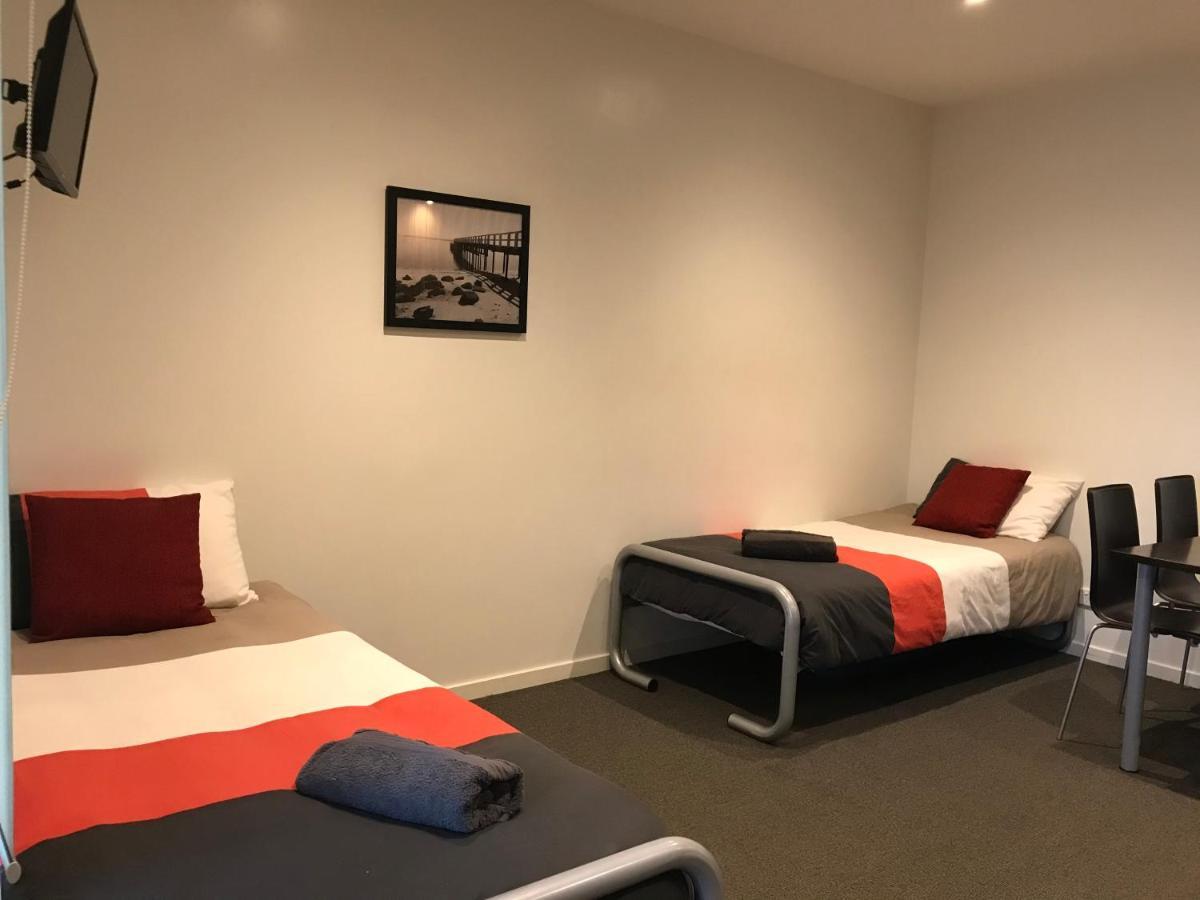 Ferienwohnung Waterfront@Waves Cowes Exterior foto