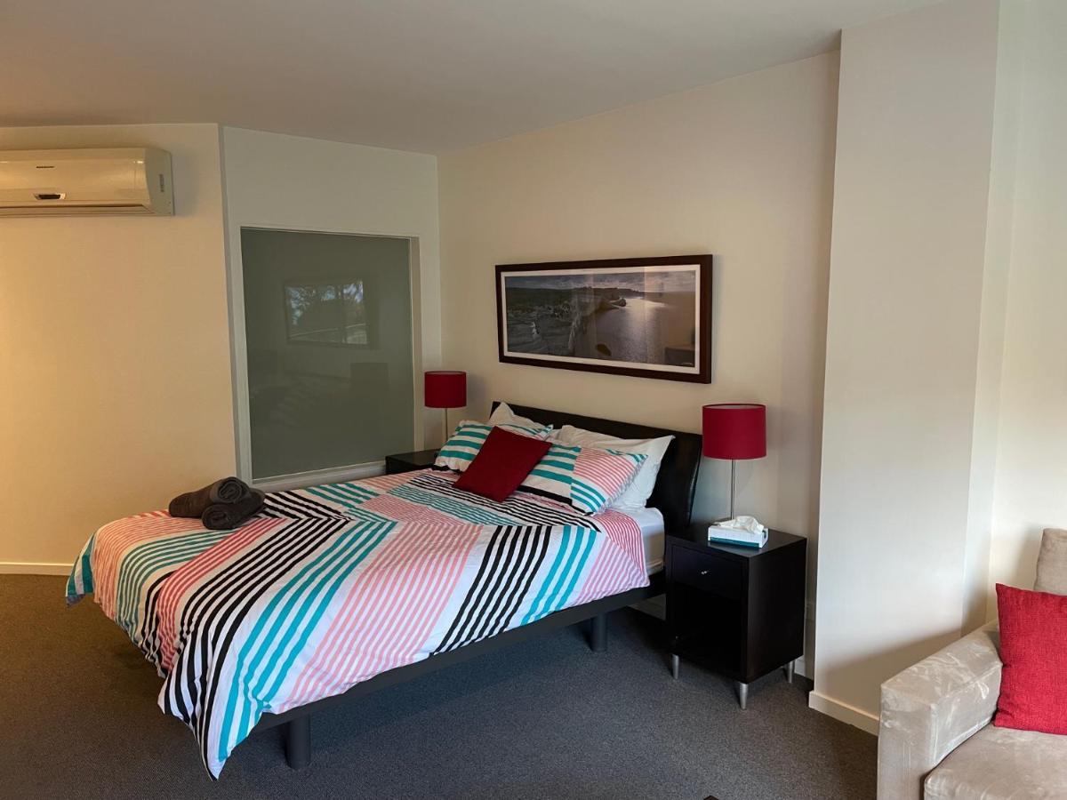 Ferienwohnung Waterfront@Waves Cowes Exterior foto